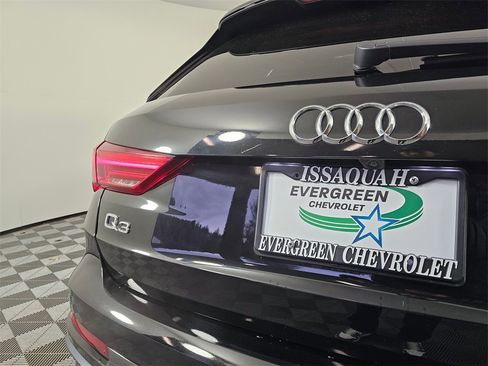 Used 2020 Audi Q3 2.0T Premium Plus w/ Premium Plus Package image 17