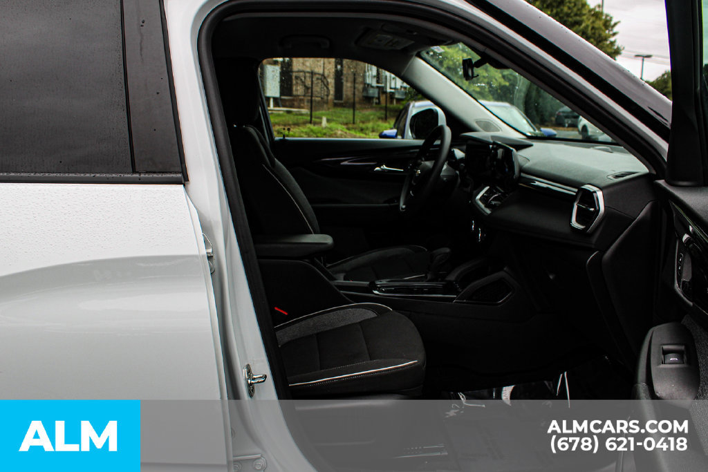 Used 2025 Chevrolet TrailBlazer LT AWD/4WD image 20