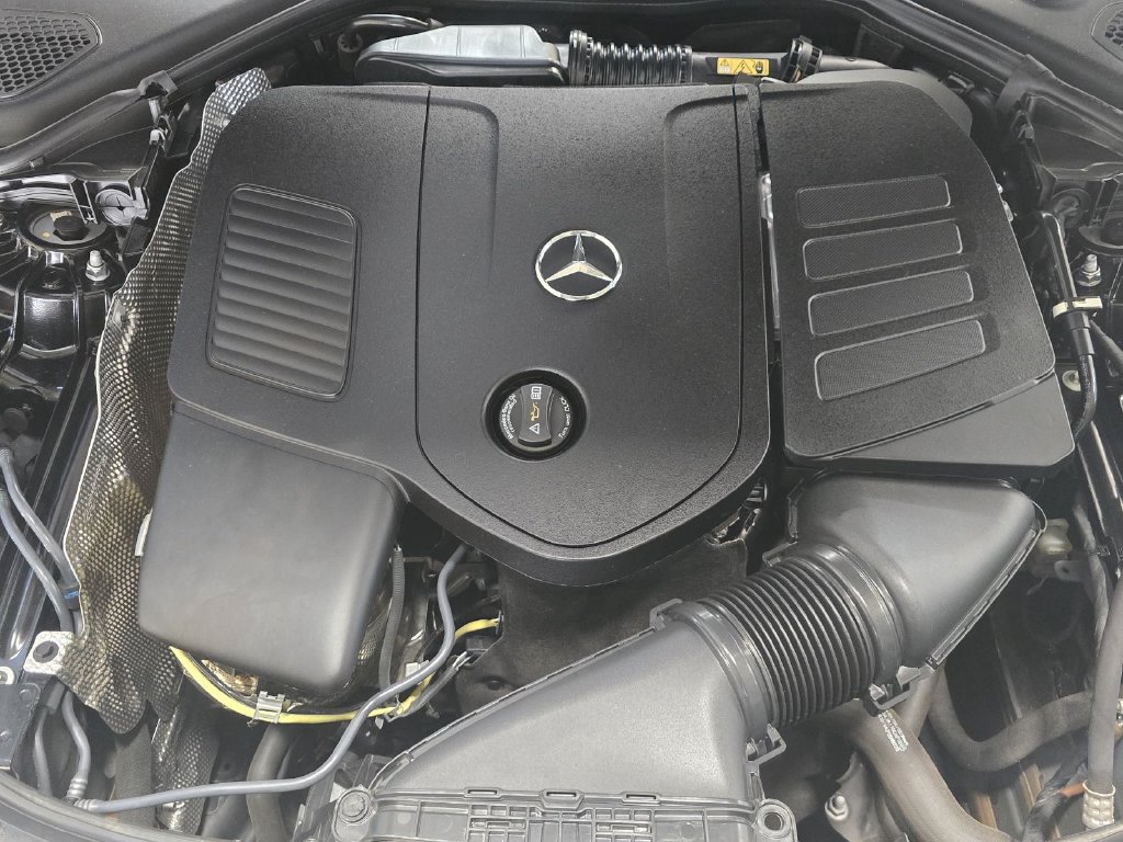 Used 2025 Mercedes-Benz E 350 Sedan image 8