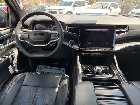 Used 2024 Jeep Wagoneer Series II w/ Flexible Seating Group AWD/4WD image 24