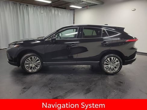 Used 2023 Toyota Venza XLE AWD/4WD image 5