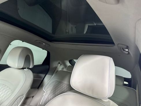 Used 2023 Genesis GV60 Performance image 12