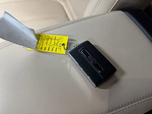 Used 2024 Jeep Grand Cherokee L Limited w/ Luxury Tech Group II image 26