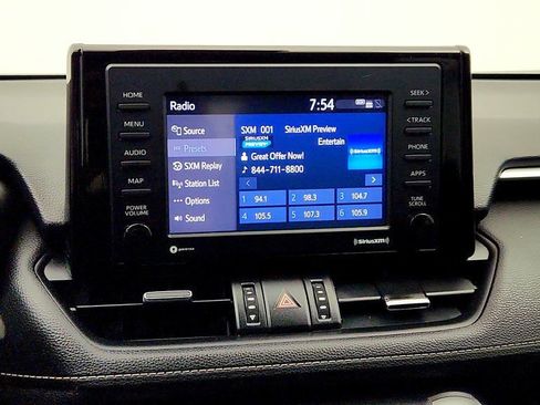 Used 2021 Toyota RAV4 XLE Premium image 18