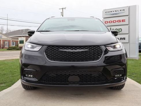 New 2026 Chrysler Pacifica Limited w/ S Appearance Package AWD/4WD image 7