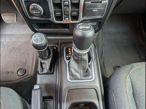 Used 2024 Jeep Wrangler Sport S image 12