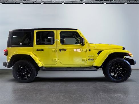 Used 2022 Jeep Wrangler Unlimited Sahara w/ Cold Weather Group image 6