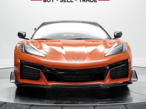 Used 2023 Chevrolet Corvette Z06 w/ Z07 Performance Package RWD image 4