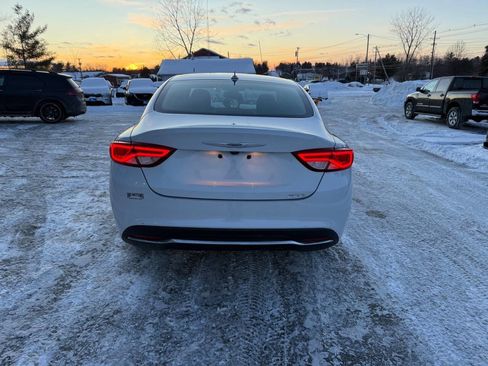 Used 2015 Chrysler 200 Limited w/ Convenience Group image 7