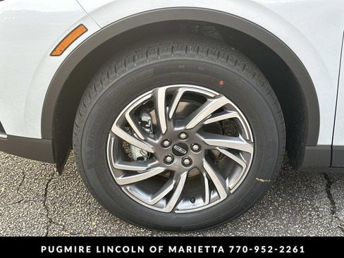 New 2026 Lincoln Corsair Premiere image 11