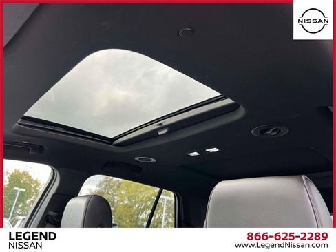 Used 2023 Chevrolet Traverse RS image 20