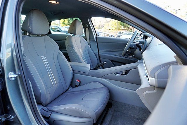 Certified 2026 Hyundai Elantra Sport FWD image 19