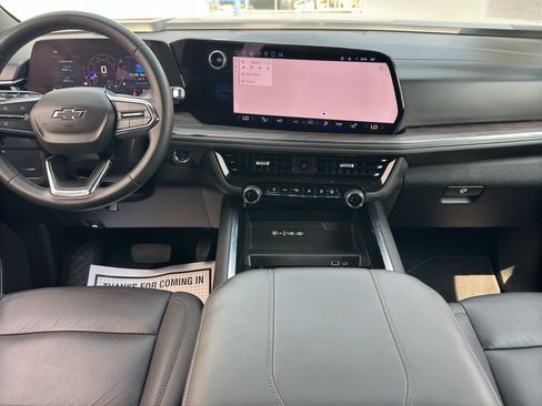 Used 2025 Chevrolet Tahoe Z71 AWD/4WD image 12