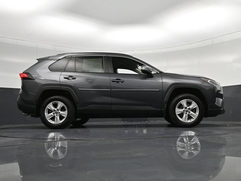Used 2021 Toyota RAV4 XLE AWD/4WD image 28