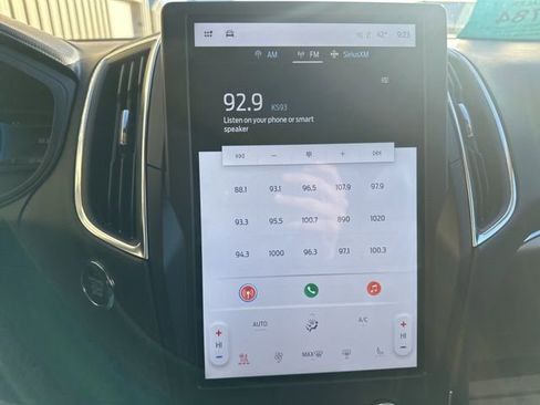 Used 2024 Ford Edge Titanium image 15