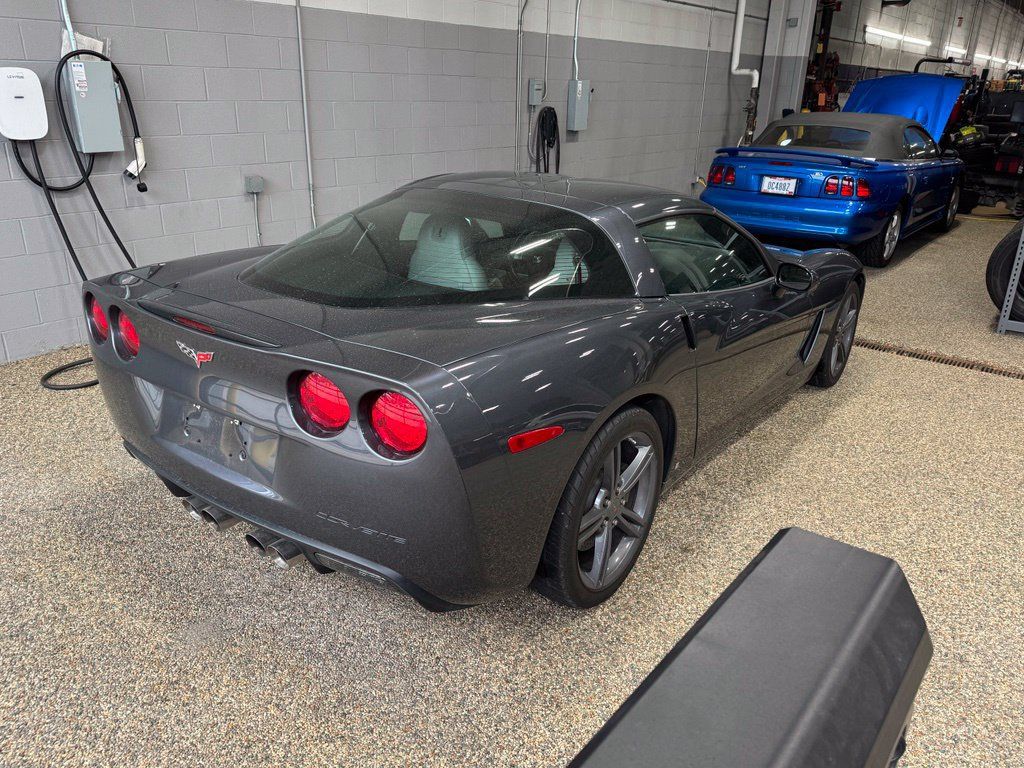 Used 2009 Chevrolet Corvette Coupe w/ Preferred Equipment Group RWD image 5