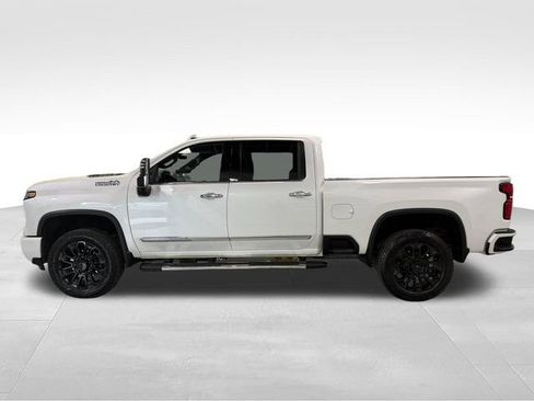 Used 2025 Chevrolet Silverado 2500 High Country w/ Technology Package AWD/4WD image 8
