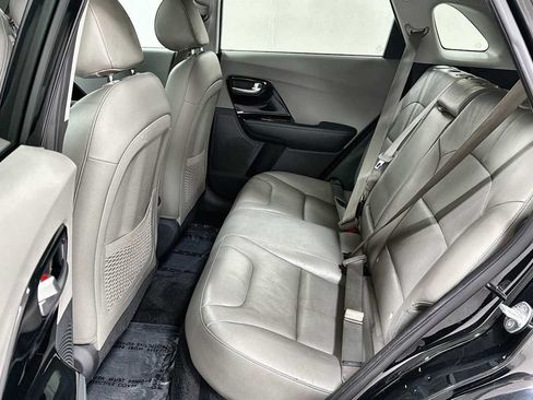 Used 2017 Kia Niro Touring FWD image 25