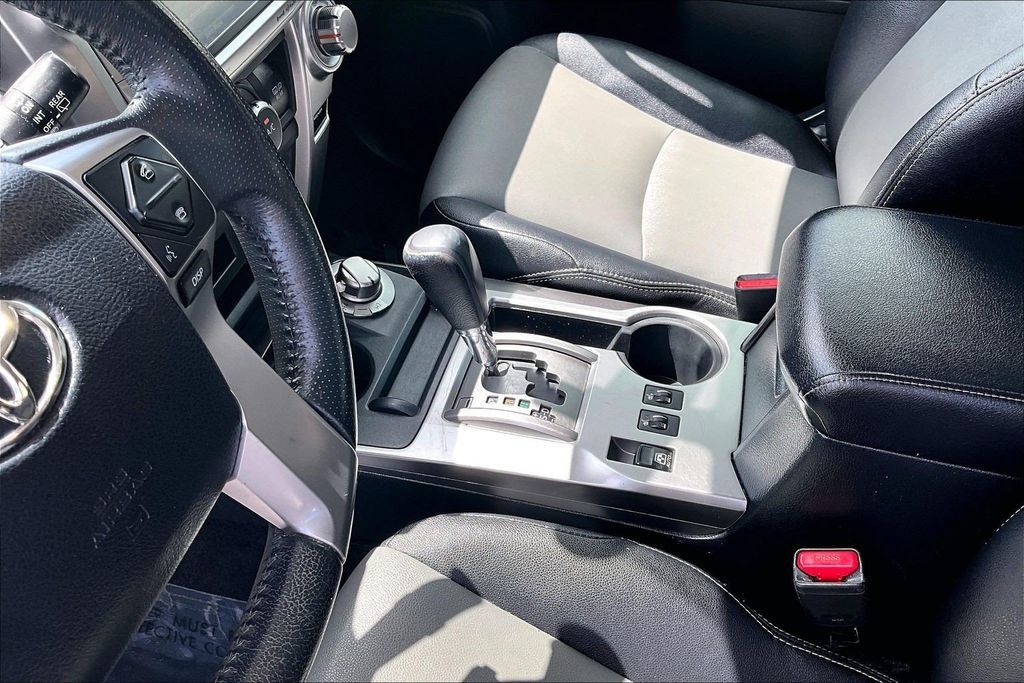 Used 2018 Toyota 4Runner SR5 Premium AWD/4WD image 17