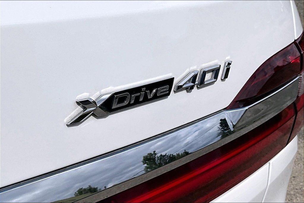 Used 2020 BMW X7 xDrive40i w/ Premium Package AWD/4WD image 11