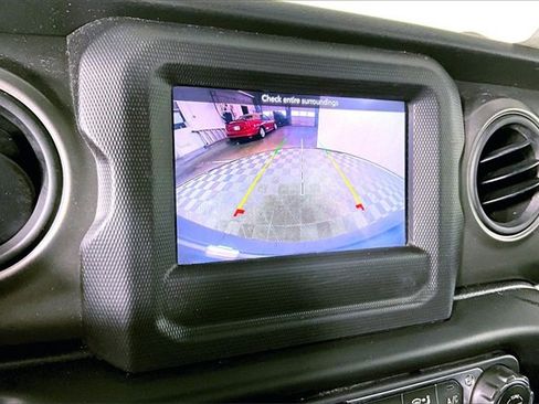 Used 2022 Jeep Wrangler Unlimited Sport image 14
