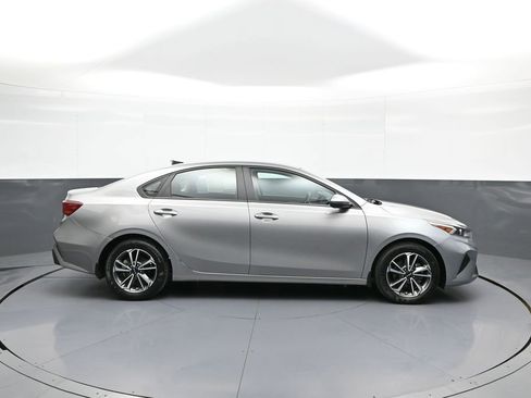 Certified 2023 Kia Forte LXS w/ LXS Technology Package FWD image 5