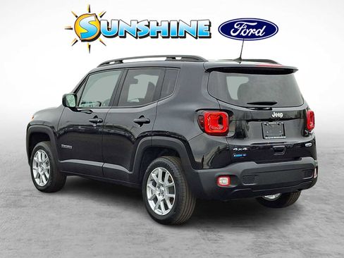 Used 2019 Jeep Renegade Latitude w/ UConnect 8.4 Nav Group image 4