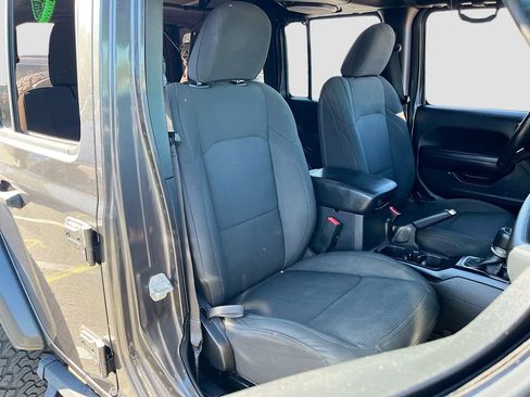 Used 2019 Jeep Wrangler Unlimited Sport S AWD/4WD image 24