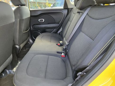 Used 2014 Kia Soul + image 19