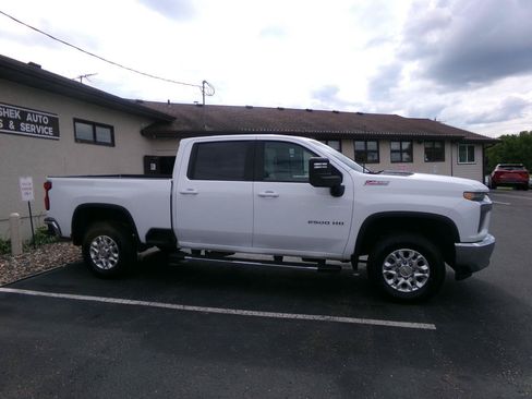 Used 2023 Chevrolet Silverado 2500 LT w/ Convenience Package AWD/4WD image 2
