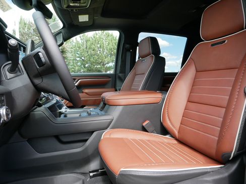 New 2026 GMC Sierra 3500 Denali Ultimate AWD/4WD image 4