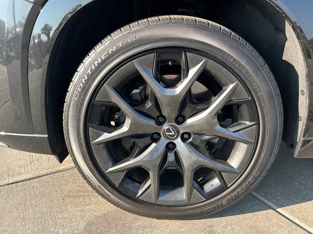 Used 2024 Lexus TX 500h AWD w/ Technology Package image 32