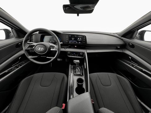 New 2025 Hyundai Elantra Sport image 13