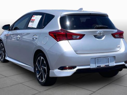 Used 2018 Toyota Corolla iM FWD image 12