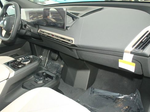 New 2026 BMW iX xDrive45 image 23