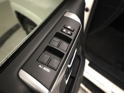 Used 2022 Toyota 4Runner Limited image 10