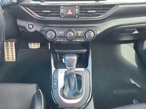 Used 2020 Kia Forte GT-Line image 11