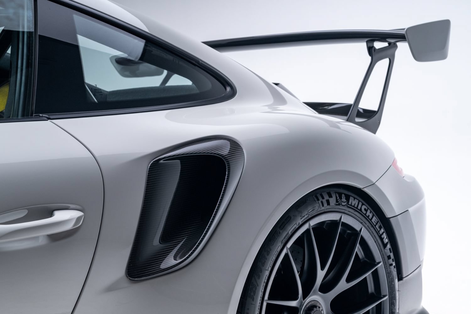 Used 2018 Porsche 911 GT2 RS RWD image 29