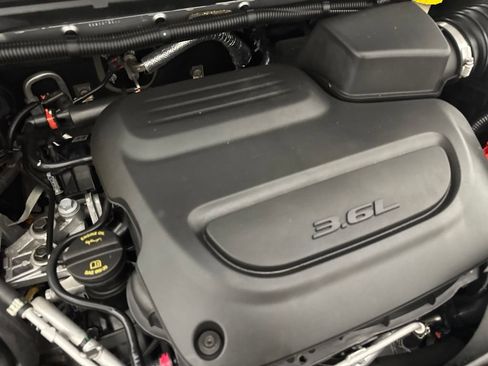 Used 2020 Chrysler Pacifica Touring-L FWD image 54