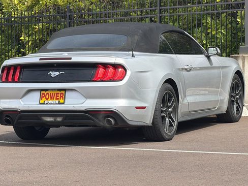 Used 2018 Ford Mustang Premium image 4