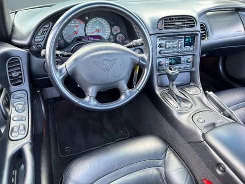 Used 2001 Chevrolet Corvette Coupe w/ Preferred Equipment Group2 image 27