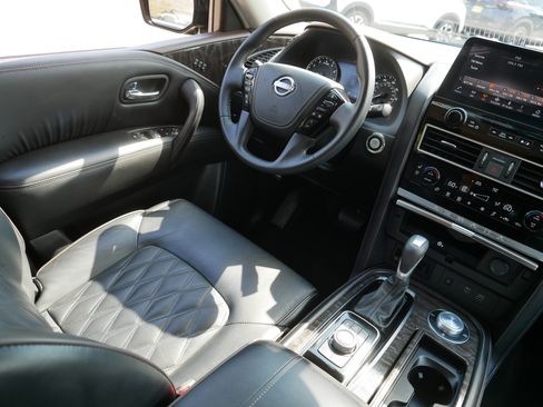 Certified 2024 Nissan Armada Platinum AWD/4WD image 9