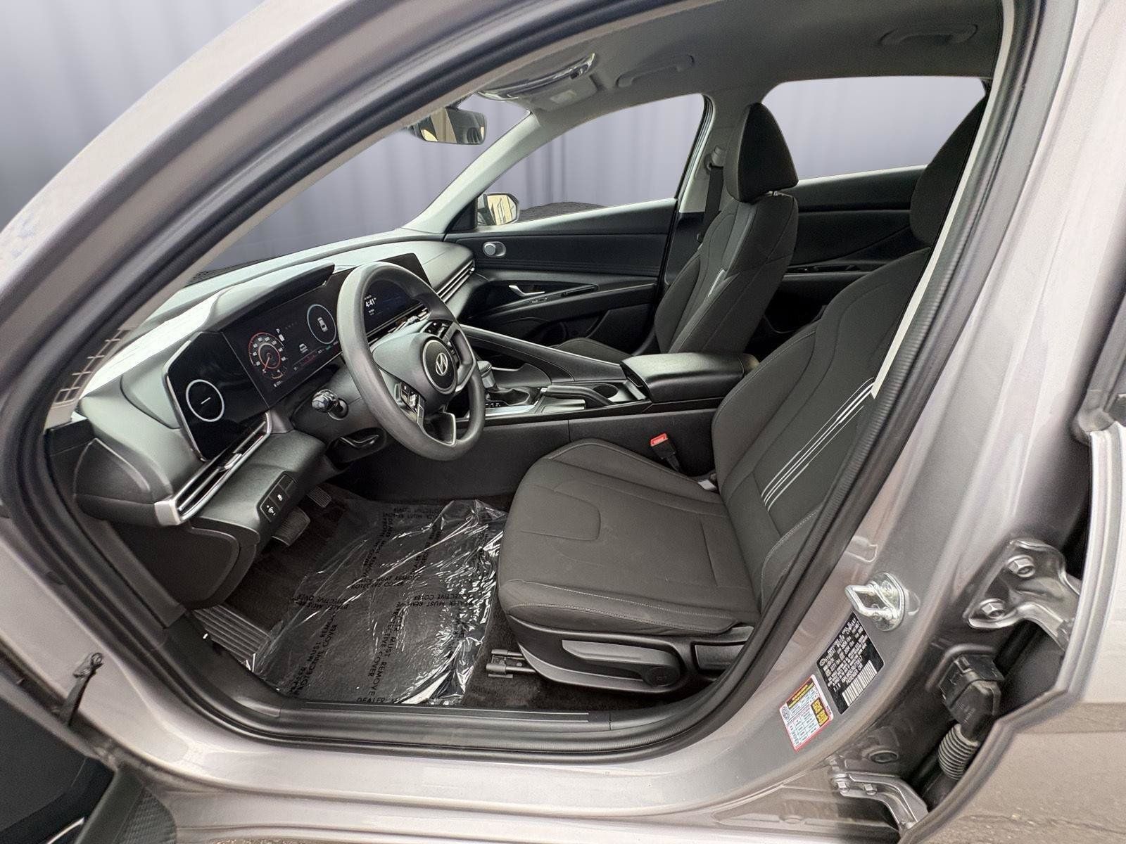 Used 2024 Hyundai Elantra SEL FWD image 22