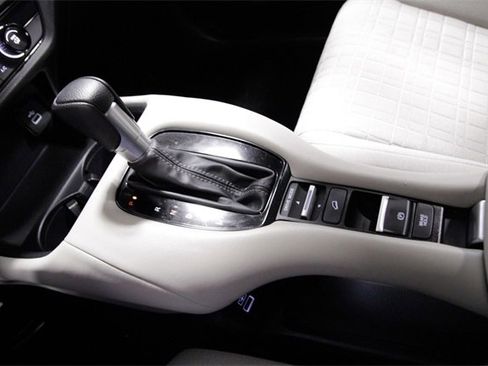 Certified 2023 Honda HR-V LX image 27