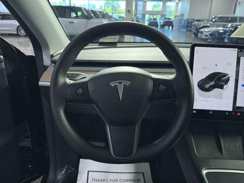 Used 2024 Tesla Model Y Long Range AWD/4WD image 27