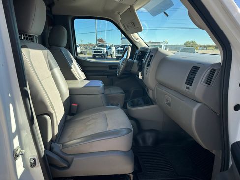 Used 2019 Nissan NV 2500 SV image 29