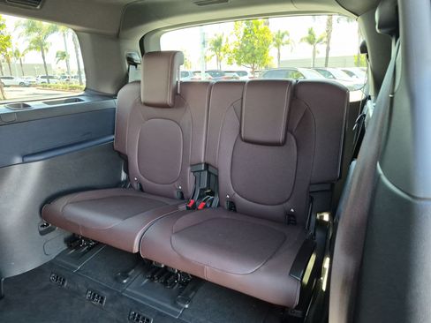 Used 2025 Volkswagen ID. Buzz Pro S RWD image 31