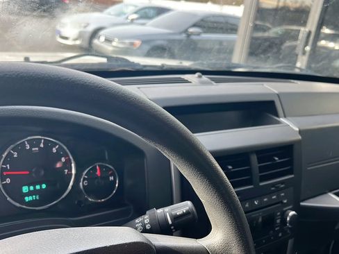 Used 2009 Jeep Liberty Sport image 25