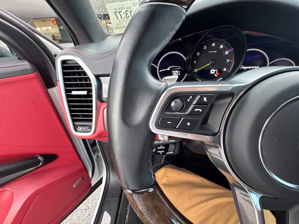 Used 2023 Porsche Cayenne Coupe AWD/4WD image 38