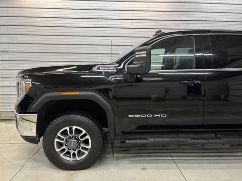 Used 2021 GMC Sierra 3500 SLE w/ SLE Convenience Package image 3